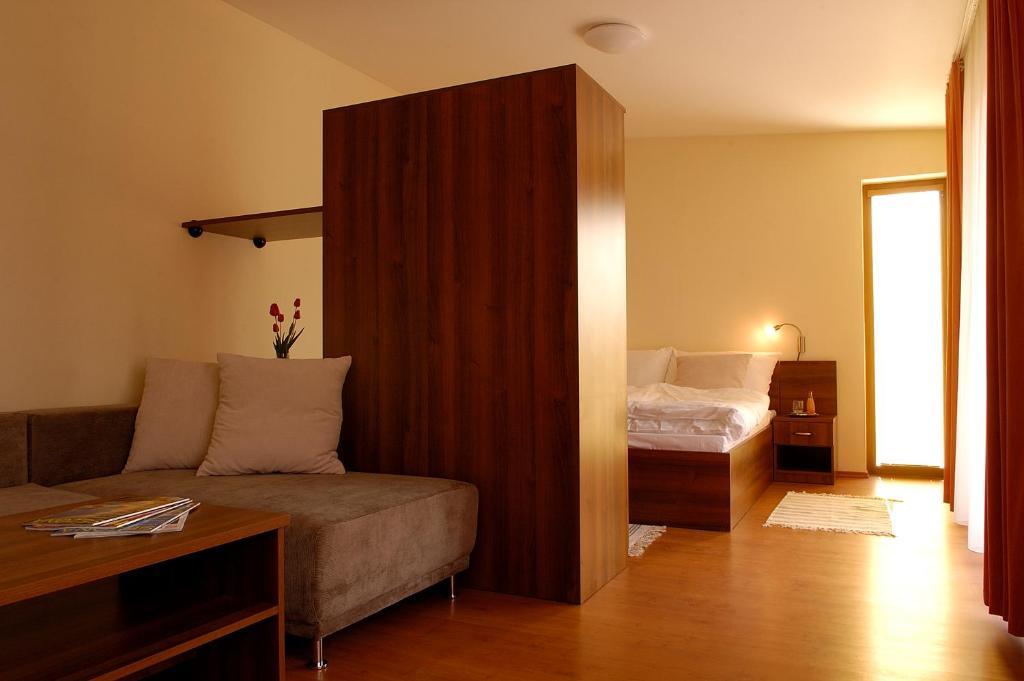 Hôtel Panorama à Piest'any Chambre photo